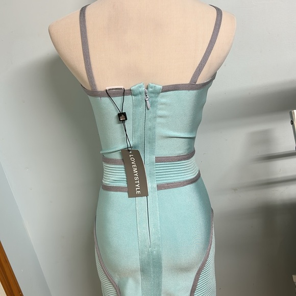 Gorgeous light blue bandage dress new with tags - Picture 4 of 5